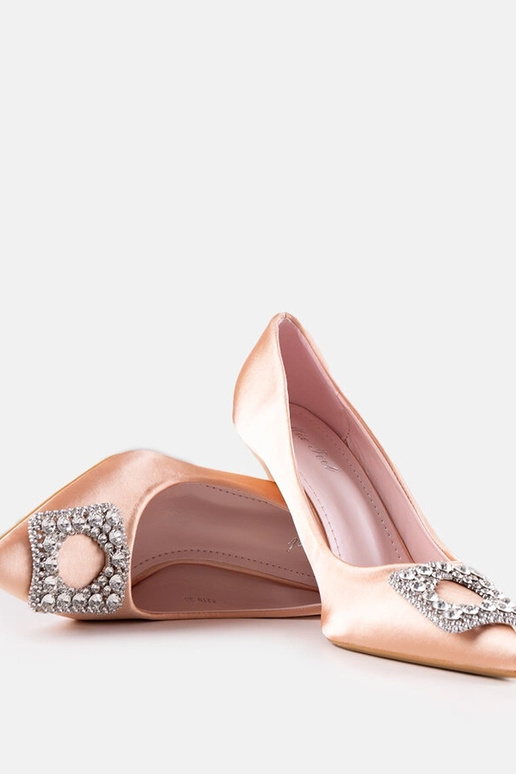 Bēši satīna apdares stileti ar...