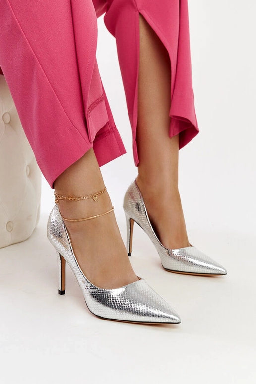 Sudraba lakoti papēži Wines Sudraba lakoti papēži Wines