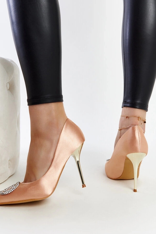 Gaiši rozā cirkona papēži Elife