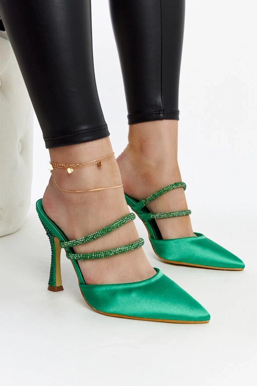 Zaļie Raffaelina augstpapēžu mūļi