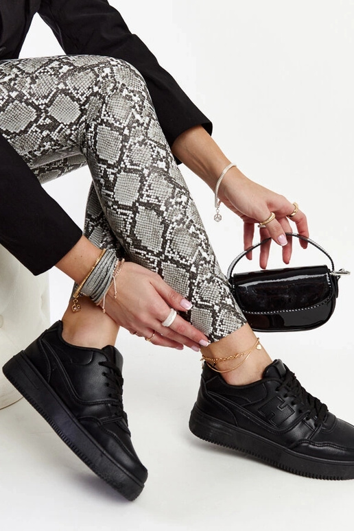 Melni sporta apavi uz platformas Mentha