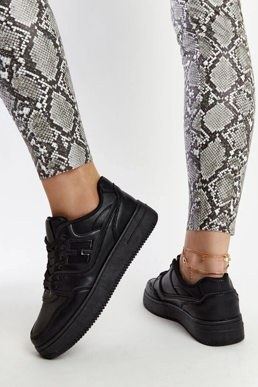 Melni sporta apavi uz platformas Mentha