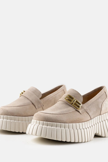 Bēši zamšādas puszābaki...