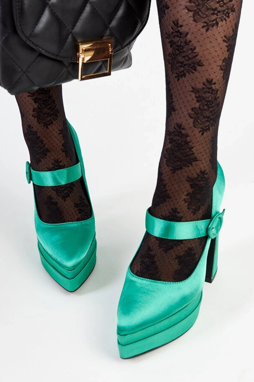 Maika zaļās augstpapēžu pumpas