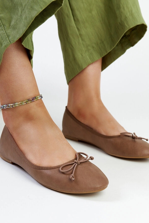 Brūni eko-ādas baleta plakti Pavla