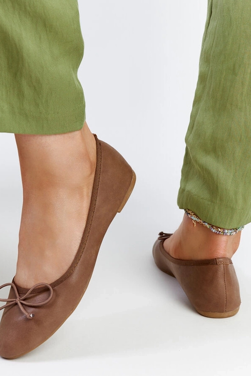 Brūni eko-ādas baleta plakti Pavla