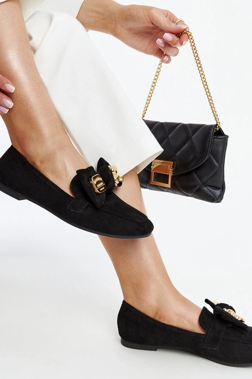 Melni loaferi ar dekoratīvu...