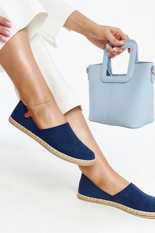 Tumši zilas Gimja kedas