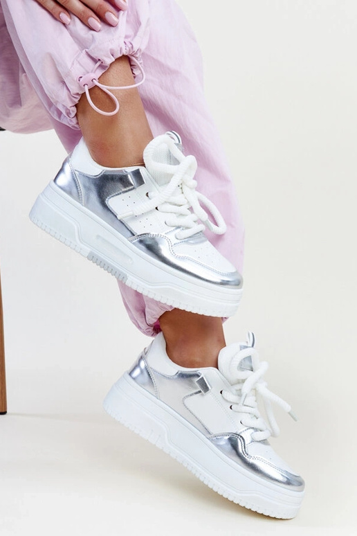 Lengyel baltas un sudraba krāsas...