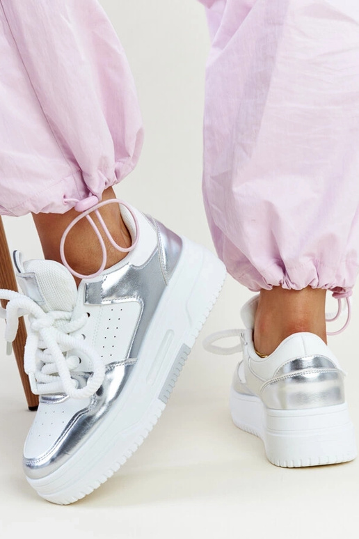 Lengyel baltas un sudraba krāsas...