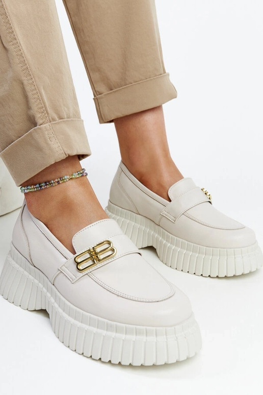 Gaiši bežīgi ādas puszābaki Karino