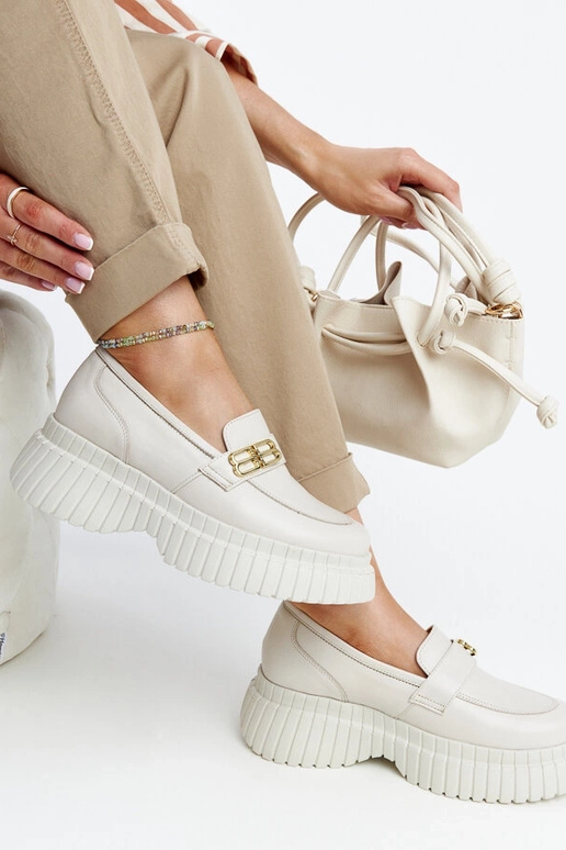 Gaiši bežīgi ādas puszābaki Karino