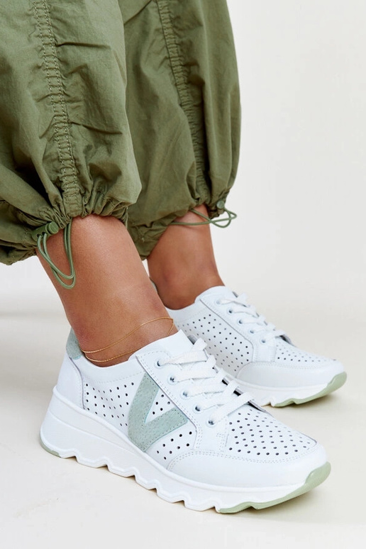 Bieli ādas caurumiņi Vinceza