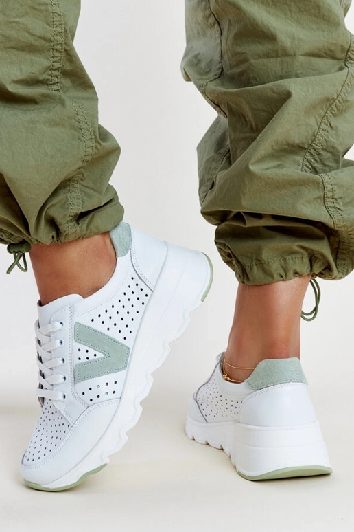 Bieli ādas caurumiņi Vinceza