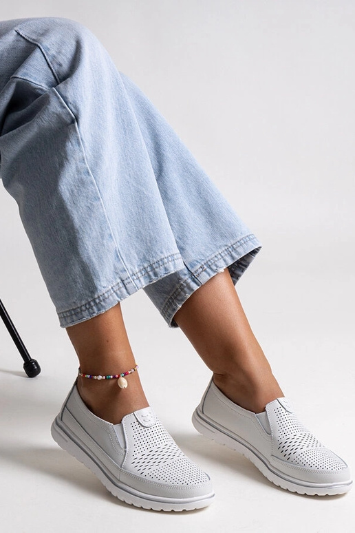 Gaiši pelēki ādas puszābaki Vinceza