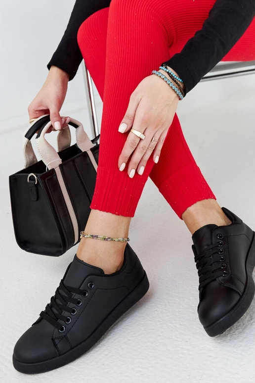 Melnas Birikti platformas kedas