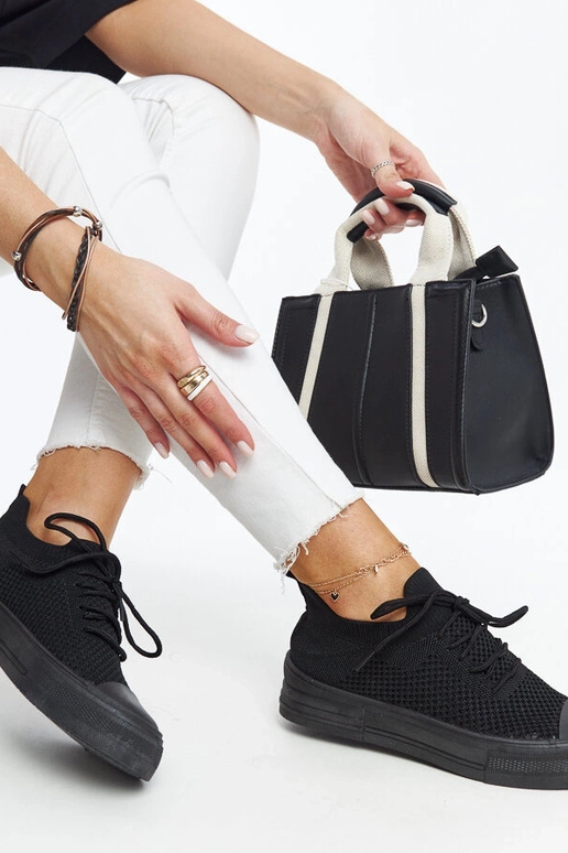 Melnas vieglas Senaida sporta kedas