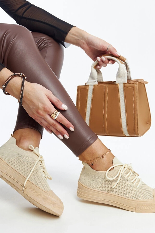 Gaiši bēšas vieglas Senaida sporta kedas