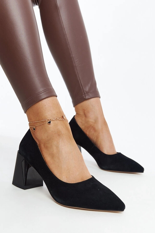 Melnas ādas pumpas ar Vinceza papēdi