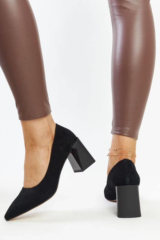 Melnas ādas pumpas ar Vinceza papēdi