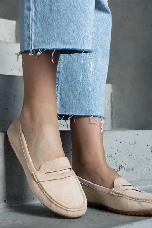 Smilšu krāsas mokasīni no mākslīgā...