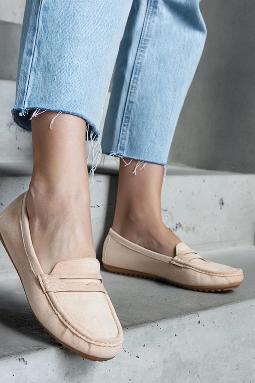 Smilšu krāsas mokasīni no mākslīgā...