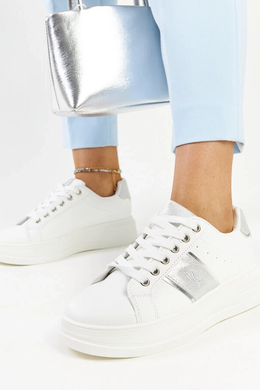 Baltas un sudraba krāsas kedas ar...