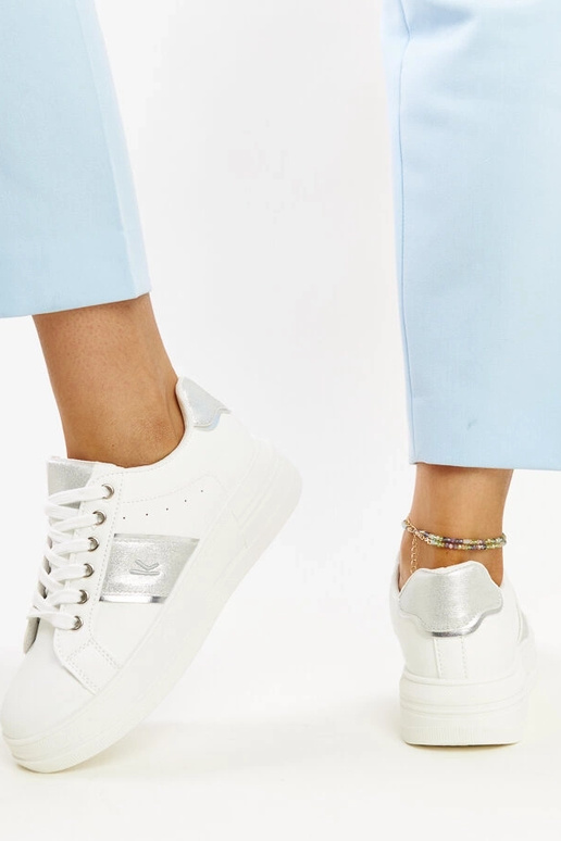 Baltas un sudraba krāsas kedas ar...