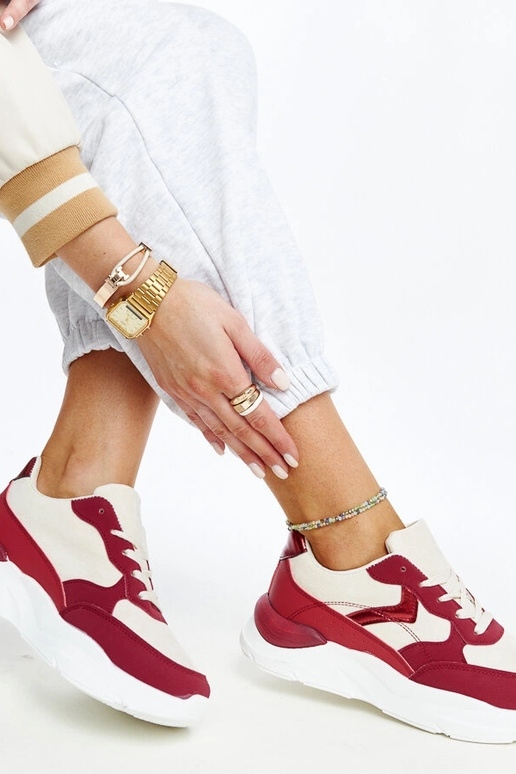 Bēšas un sarkanas Nereida platformas... Bēšas un sarkanas Nereida platformas...