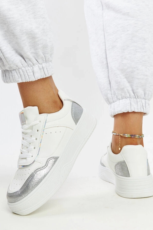 Baltas un sudraba krāsas kedas ar...