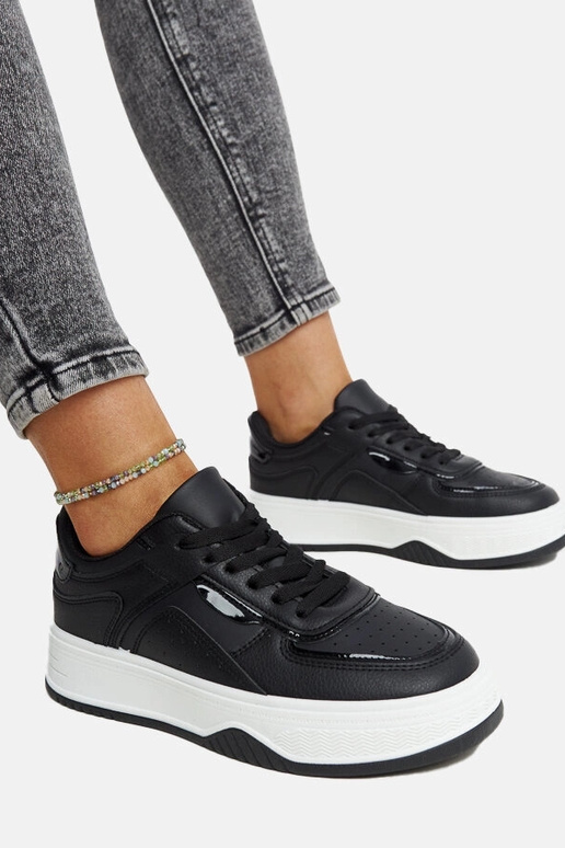 Melnas kedas ar biezāku zoli Intisa