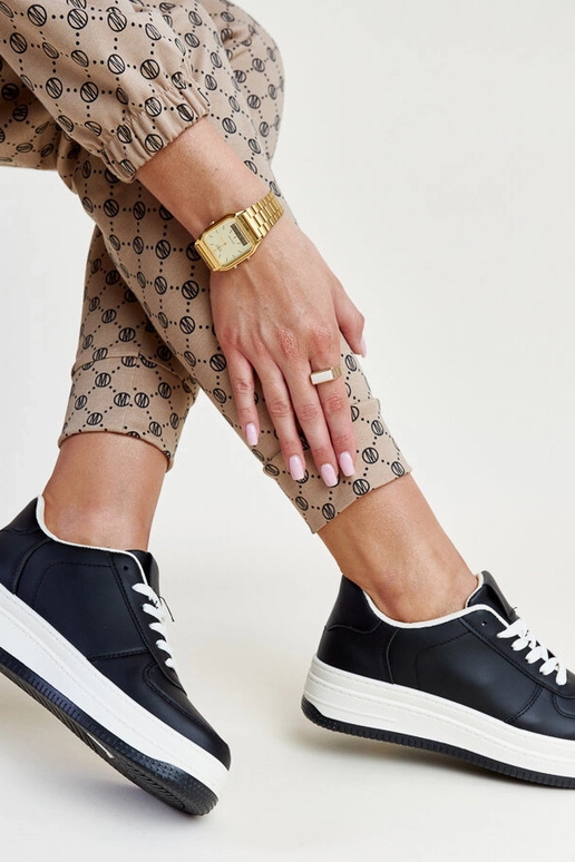 Melnas Cvita platformas kedas