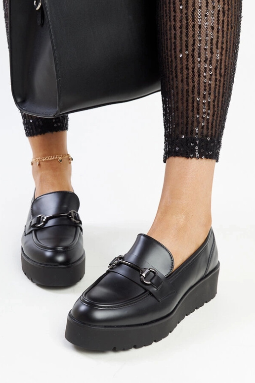 Melni Oili ķīļveida klaipi