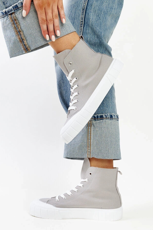 Pelēki augsti treniņi Vinka