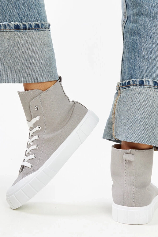 Pelēki augsti treniņi Vinka