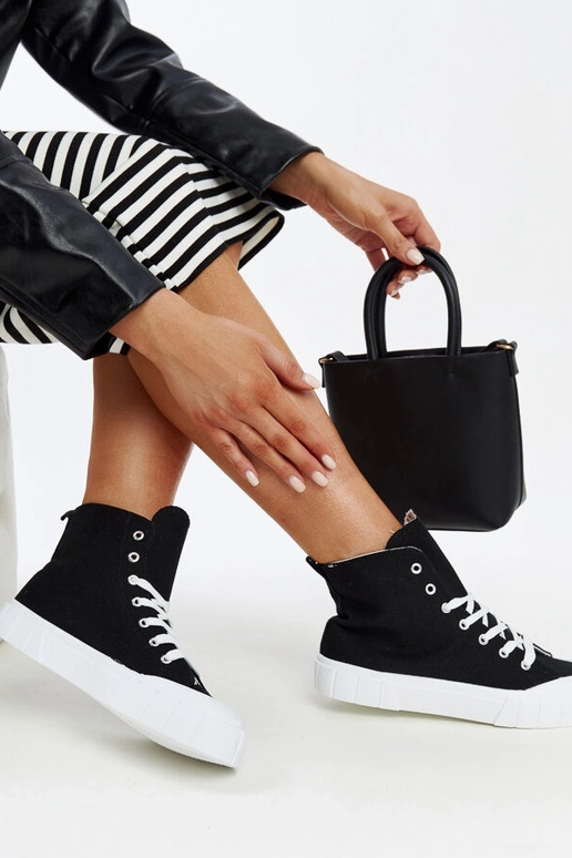 Melnas augstgaitas kedas Vinka