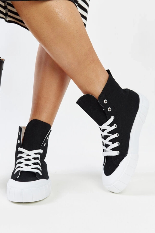 Melnas augstgaitas kedas Vinka