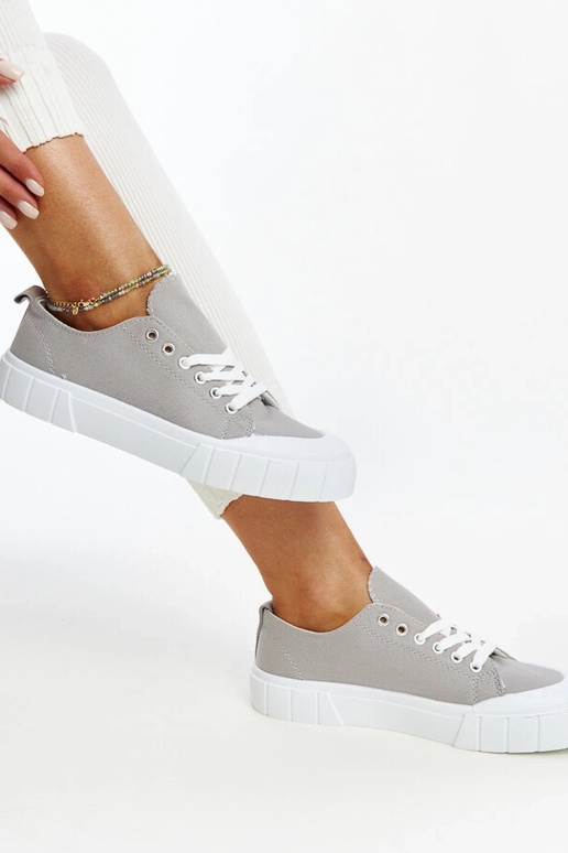 Eduarda pelēkā auduma kedas