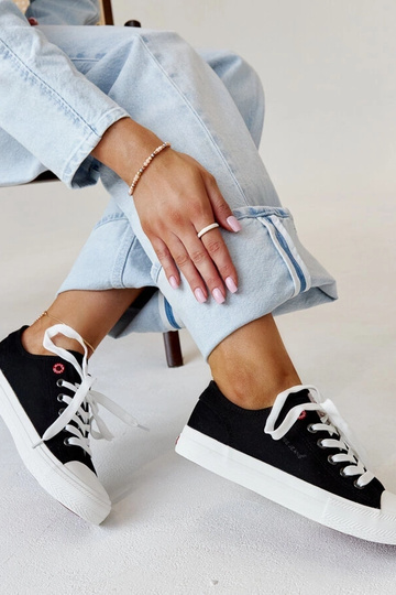 Melna auduma sieviešu kedas CROSS JEANS 2