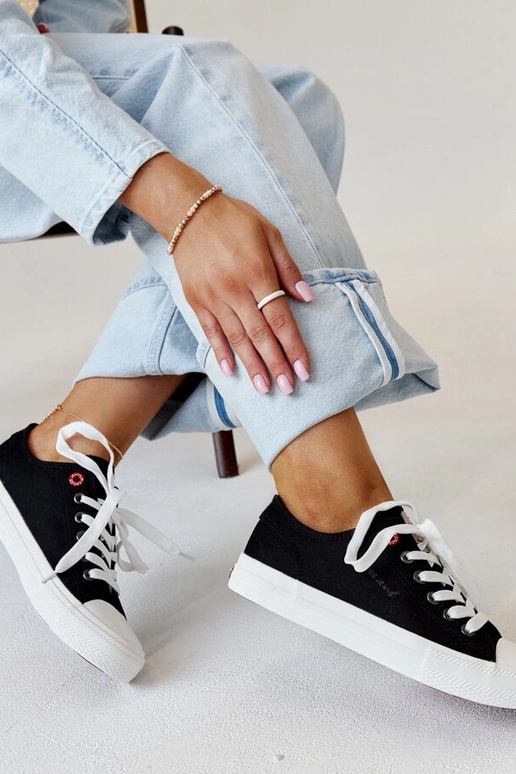 Melna auduma sieviešu kedas CROSS JEANS