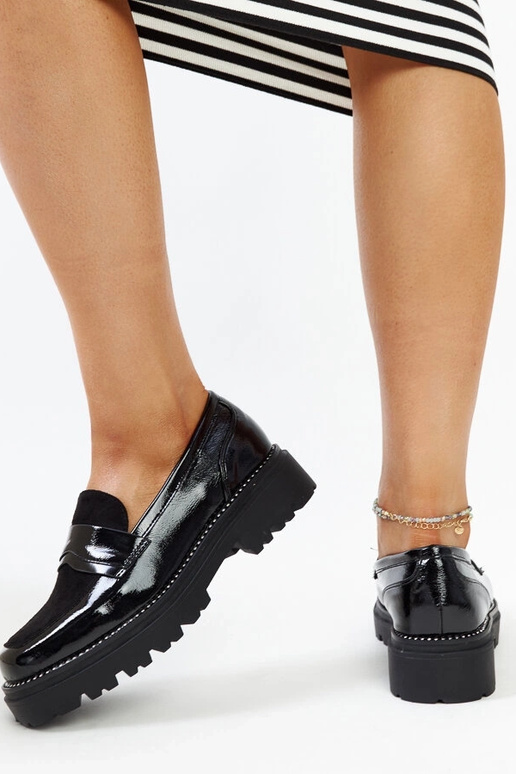 Melnas lakādas kurpes ar Ķirsi...