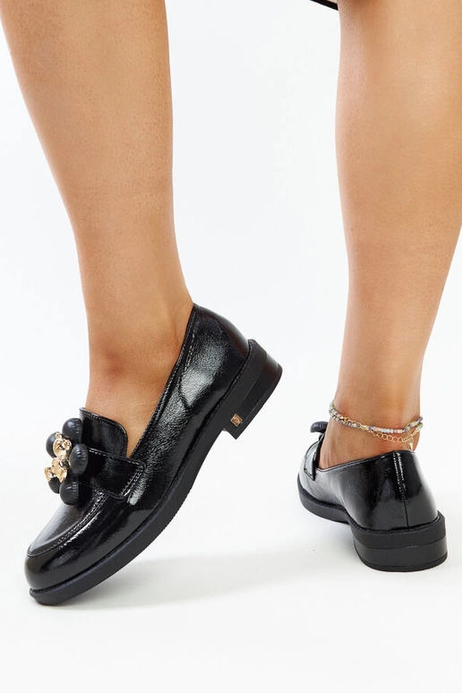 Melni lakoti mokasīni ar rotājumu Aili