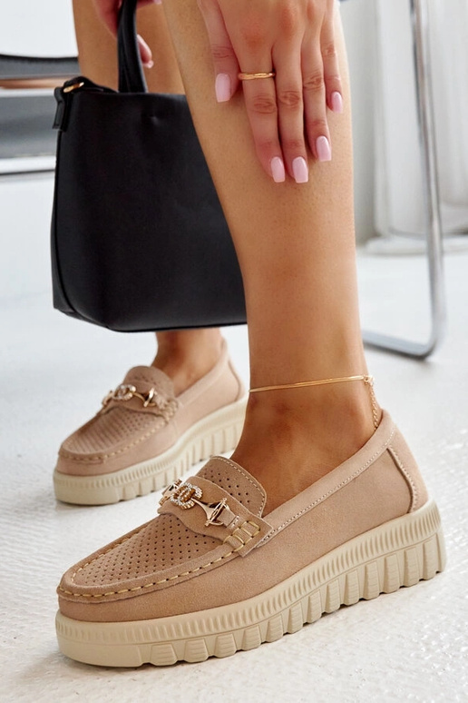 Beige ādas puspārī ar dekoratīvu...