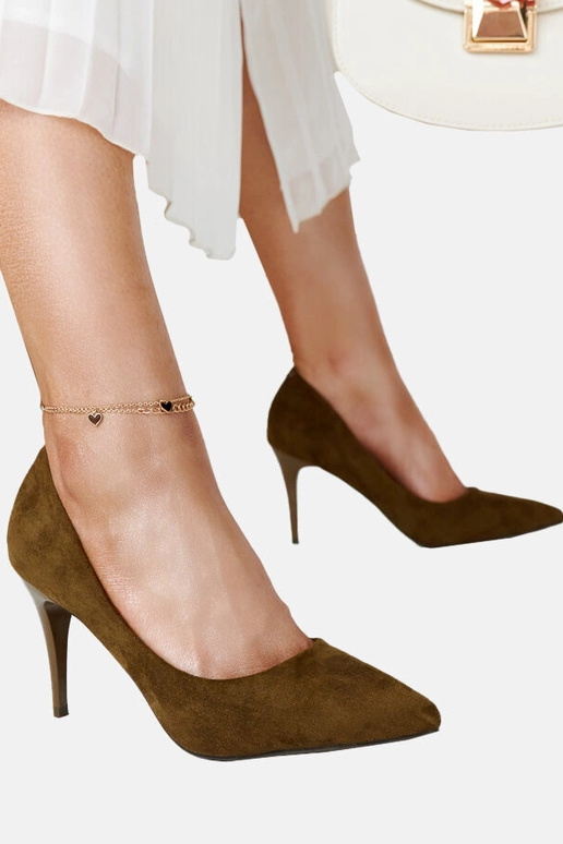 Tumši zaļi augstpapēžu apavi ar ādas... Tumši zaļi augstpapēžu apavi ar ādas...