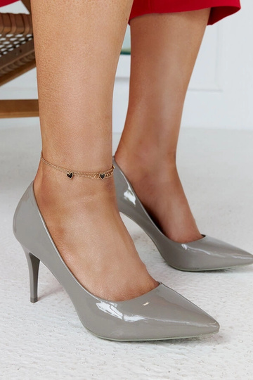 Pelēki lakoti papēži ar... 2