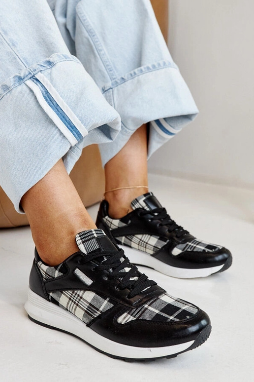 Afifah melnas rūtainas kedas