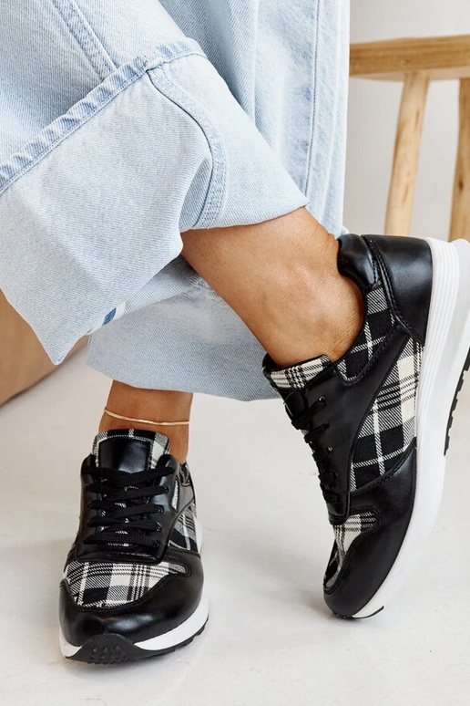 Afifah melnas rūtainas kedas