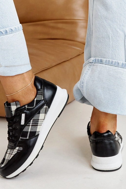 Afifah melnas rūtainas kedas