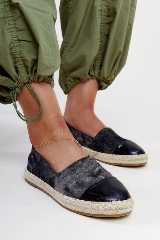 Melnas spīdīgas Suranas espadrilas