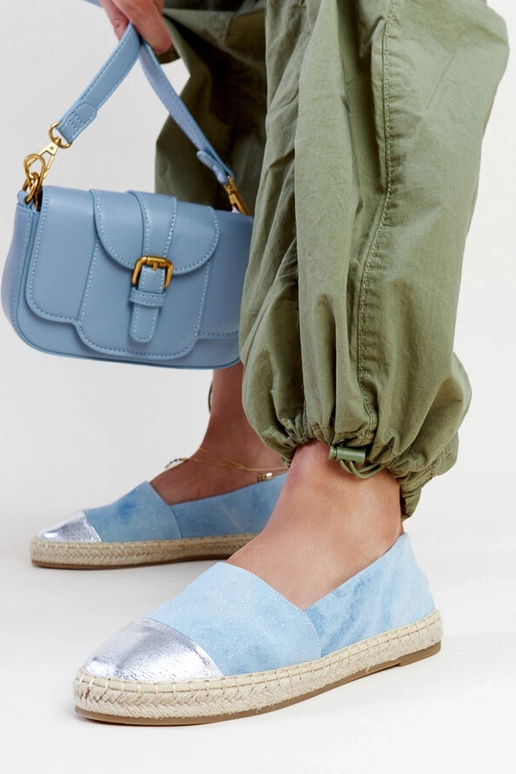 Surānas zilās un sudraba mirdzošās...